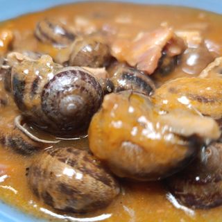 Tapa de cargols a la cassola