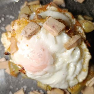 Tapa d'ous ferrats encarxofes i foie