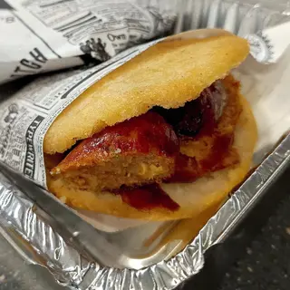 Arepa Rellena de Chorizo Santarrosano