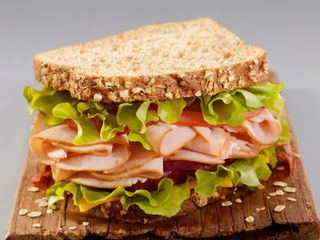 Sándwich De Pollo Desmechado