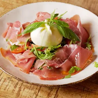 Burrata con prosciutto