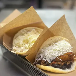 Arepa De Queso De Mano