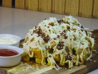 Pollo Krispy & Patatas al estilo belga