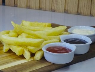 Patatas al estilo belga (nuestras Rubias) en bandeja