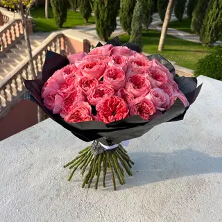 Ramo de 50 rosas pink expression