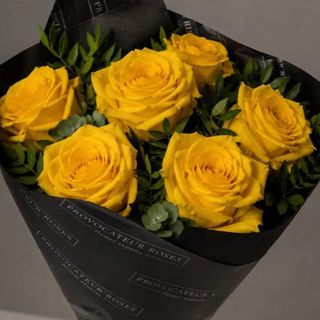 RAMO DE 6 ROSAS AMARILLAS