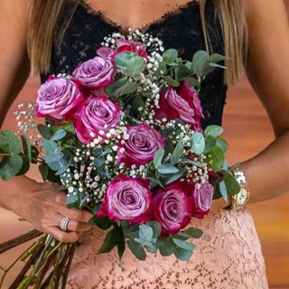 12 rosas deep purple