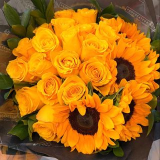 Bouquet Of Roses And Sunflowers