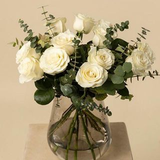 Ramo 12 rosas blancas