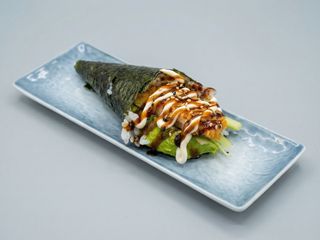 Temaki pollo frito