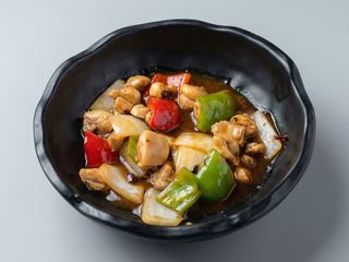 Pollo Con Salsa Picante