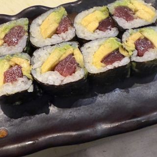 Maki Atún Y Aguacate (8 Uds.)