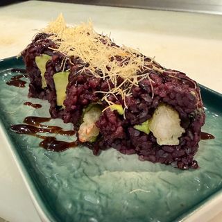 Uramaki negro langostino rebozado (8uds)