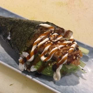 Temaki pollo frito
