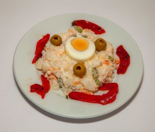 Media Ración De Ensaladilla Rusa (150 G.)