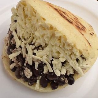Arepa Dominó