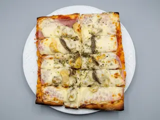 Pizza Montevideo (24 Cm.)