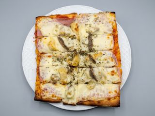 Pizza Montevideo (24 Cm.)