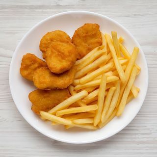 Nuggets Con Patatas Fritas