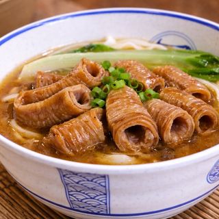 大肠汤粉面 Sopa de Pasta con Intestino de Cerdo
