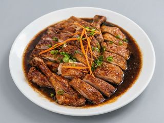 广东炽鸭 Pato estilo cantón con salsa de soja