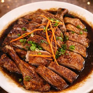 广东炽鸭 Pato estilo cantón con salsa de soja