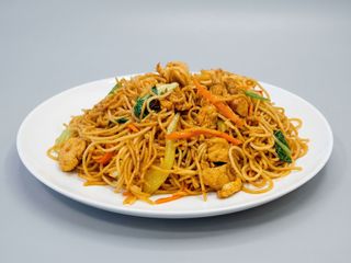 Tallarines Fritos Con Pollo