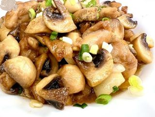 Pollo salteado con Champinones