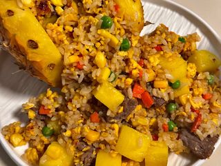 Arroz frito con Ternera y piña