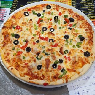 Pizza Pollo Desi