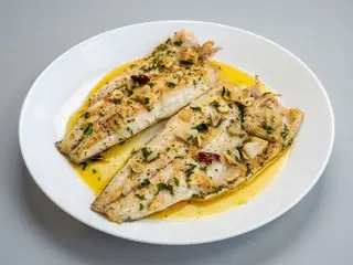 Lubina A La Espalda Estilo Donostia Con Verduras THai
