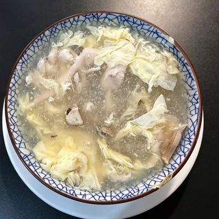 Sopa de pollo con champiñón
