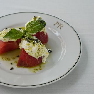 Ensalada de Tomate con Stracciatella