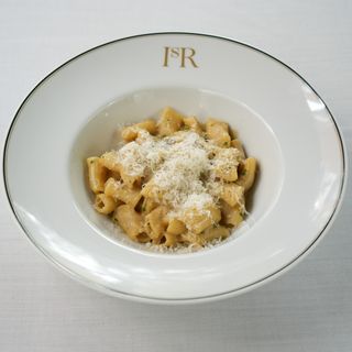 Mezze Maniche con Carciofi e Guanciale