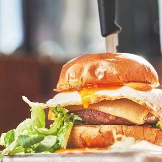 Menu Classic Burger + patatas + bebida