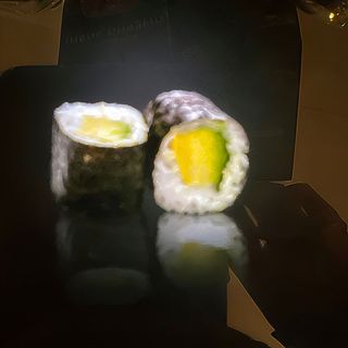 35.- Hosomaki Abokado Queso (8 Pzs.)