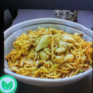 74. Yakisoba Verduras Y Huevos