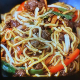 81. Yakiudon Ternera Y Verduras