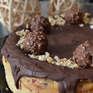 Tarta casera de queso fundente con FERRERO ROCHE