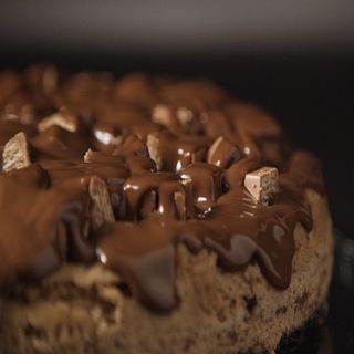 Tarta casera  de queso fundente con KIT KAT