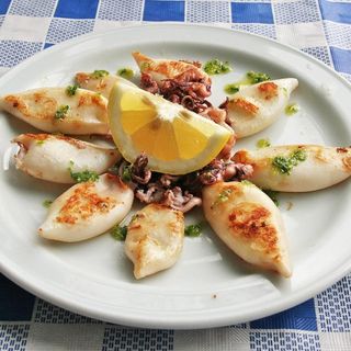 Tapita De Calamares plancha con ajo y perejil