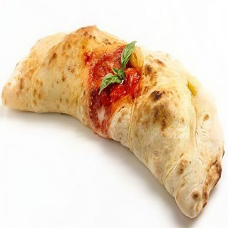 Pizza Calzone De Atún (30 Cm.)