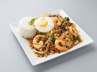 Pad Krapow Mixto 3