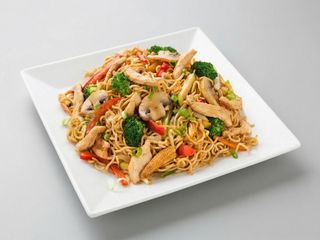 Noodles Con Pollo
