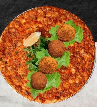 Lahmachun Falafel