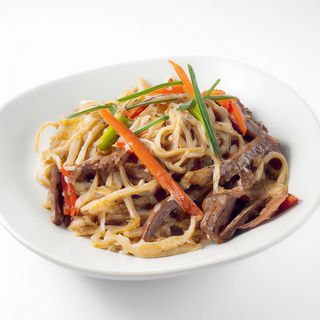 Tallarines Fritos Con Ternera