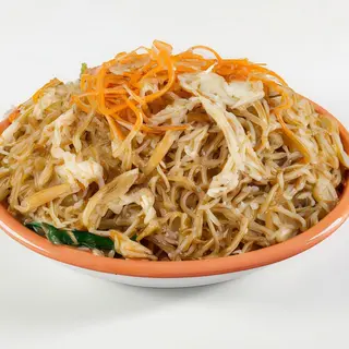 Fideos De Arroz Salteados Con Tres Delicias