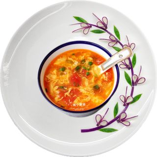 Sopa de huevo con tomate