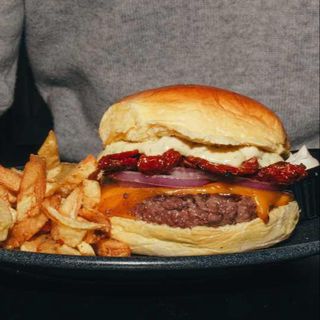 COMBO BURGER DEL MES