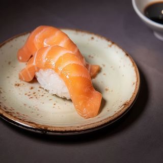 Nigiri Sake (2 Uds.)